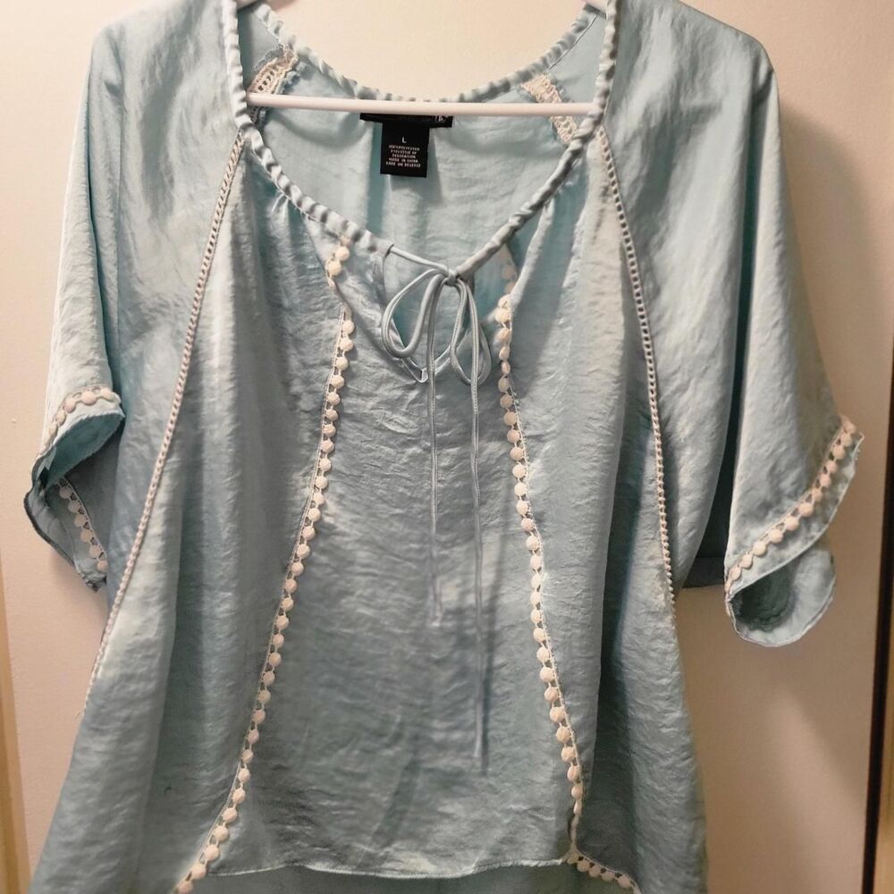 Willi Smith Women's White and Green Blouse Boho Festival Coastal